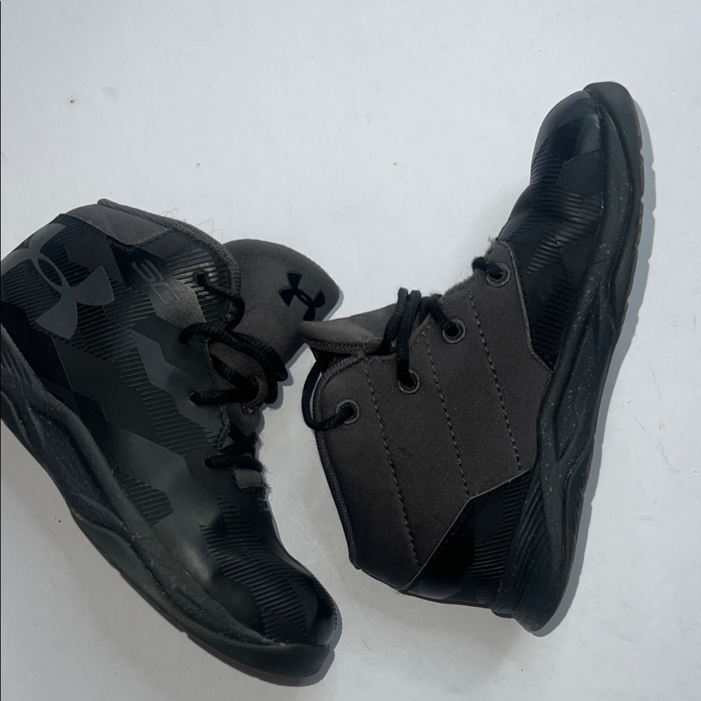 Under Armour Steph Curry’s  Black Sneakers